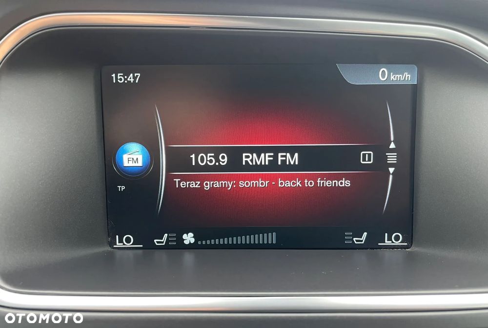 Volvo V40 D2 Momentum - 16