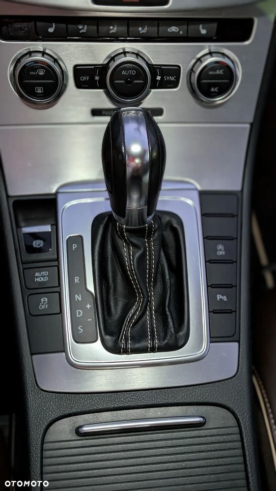 Volkswagen Passat 2.0 TDI Highline DSG - 33