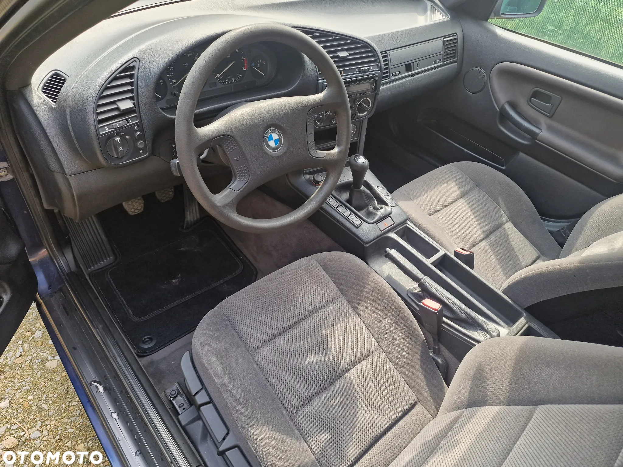 BMW Seria 3 318i - 5