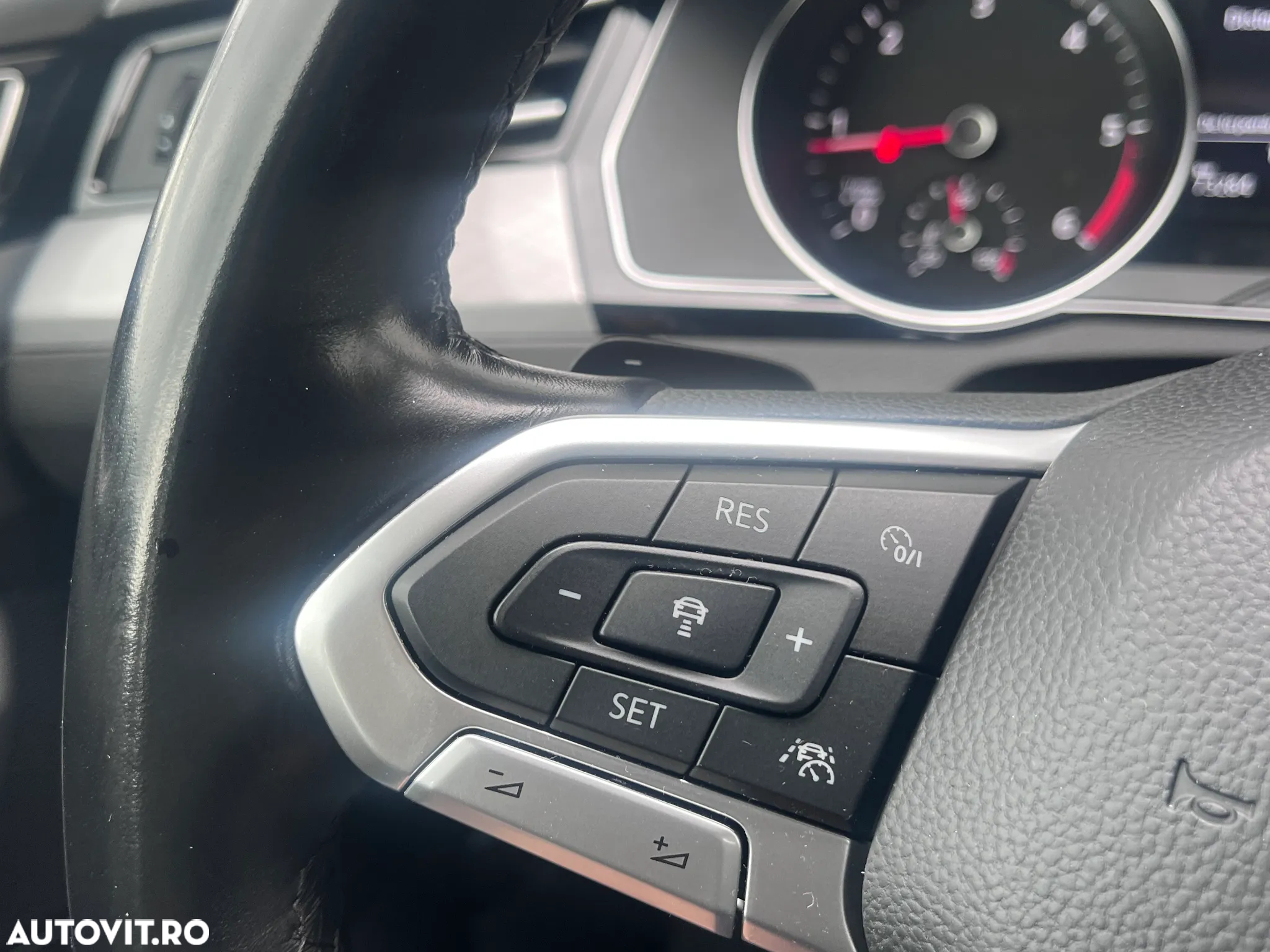 Volkswagen Passat 1.6 TDI DSG Comfortline - 12