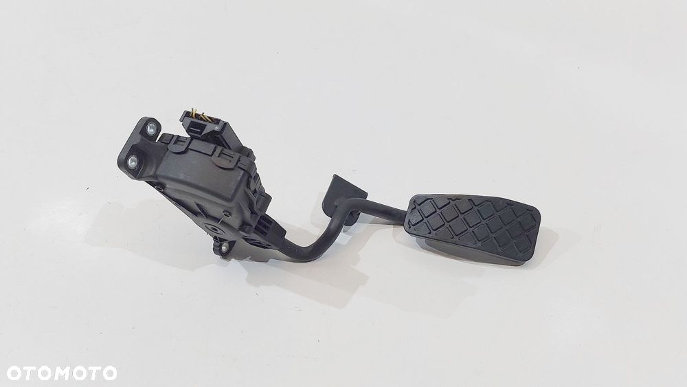 pedał potencjometr gazu vw passat b5 lift 1.9tdi 4f2721523 - 2