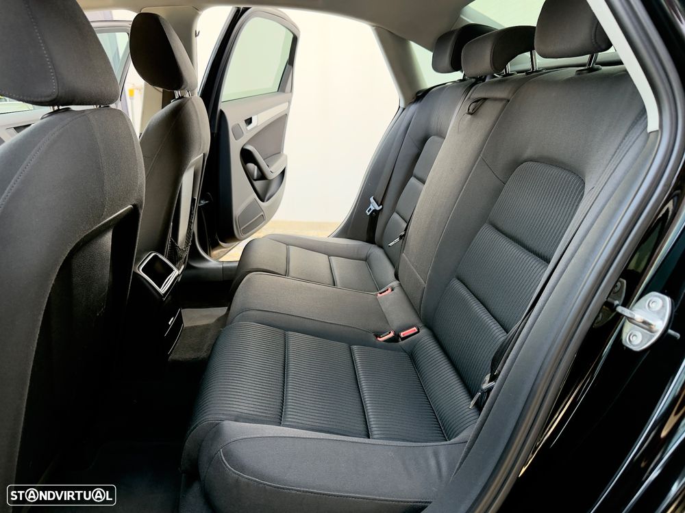 Audi A4 2.0 TDI S-line - 48