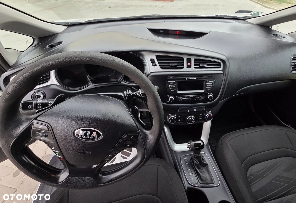 Kia Ceed 1.6 CRDi S - 10