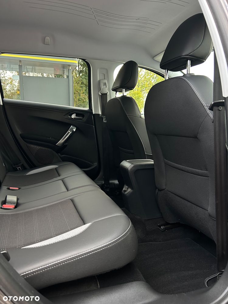 Peugeot 2008 1.2 Pure Tech Allure S&S - 26