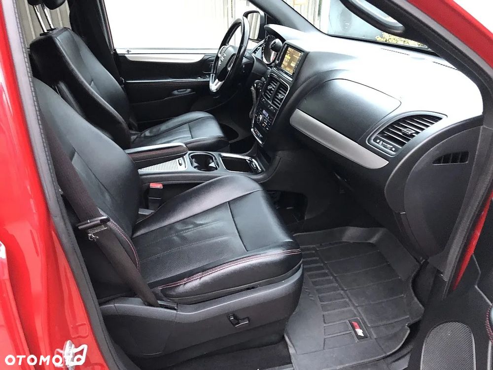 Dodge Grand Caravan 3.6 R/T - 36