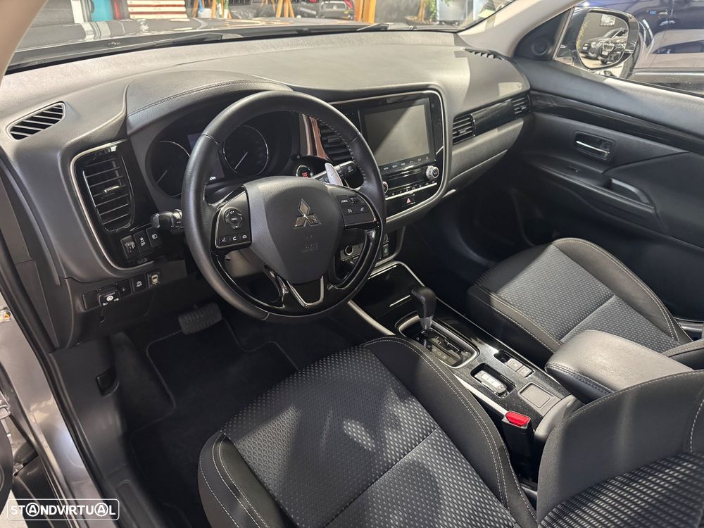 Mitsubishi Outlander 2.0 Kaiteki CVT - 31