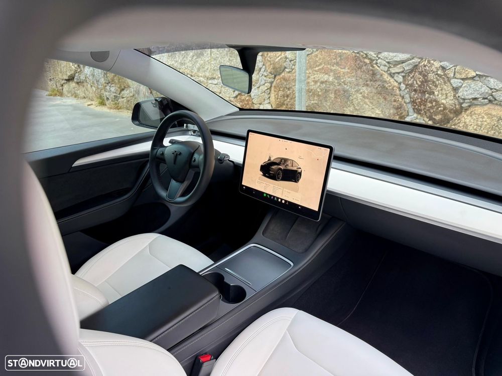 Tesla Model Y Long Range Tração Integral - 31