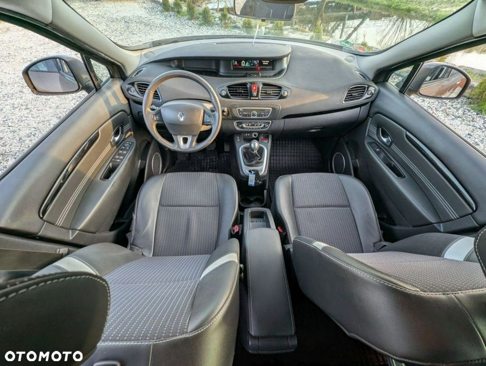Renault Grand Scenic - 13
