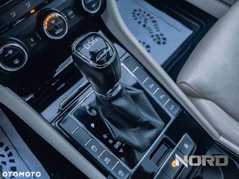 Skoda Superb 2.0 TSI 4x4 DSG L&K - 23