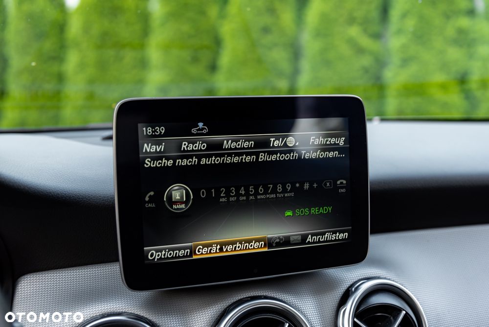 Mercedes-Benz GLA 200 7G-DCT - 36
