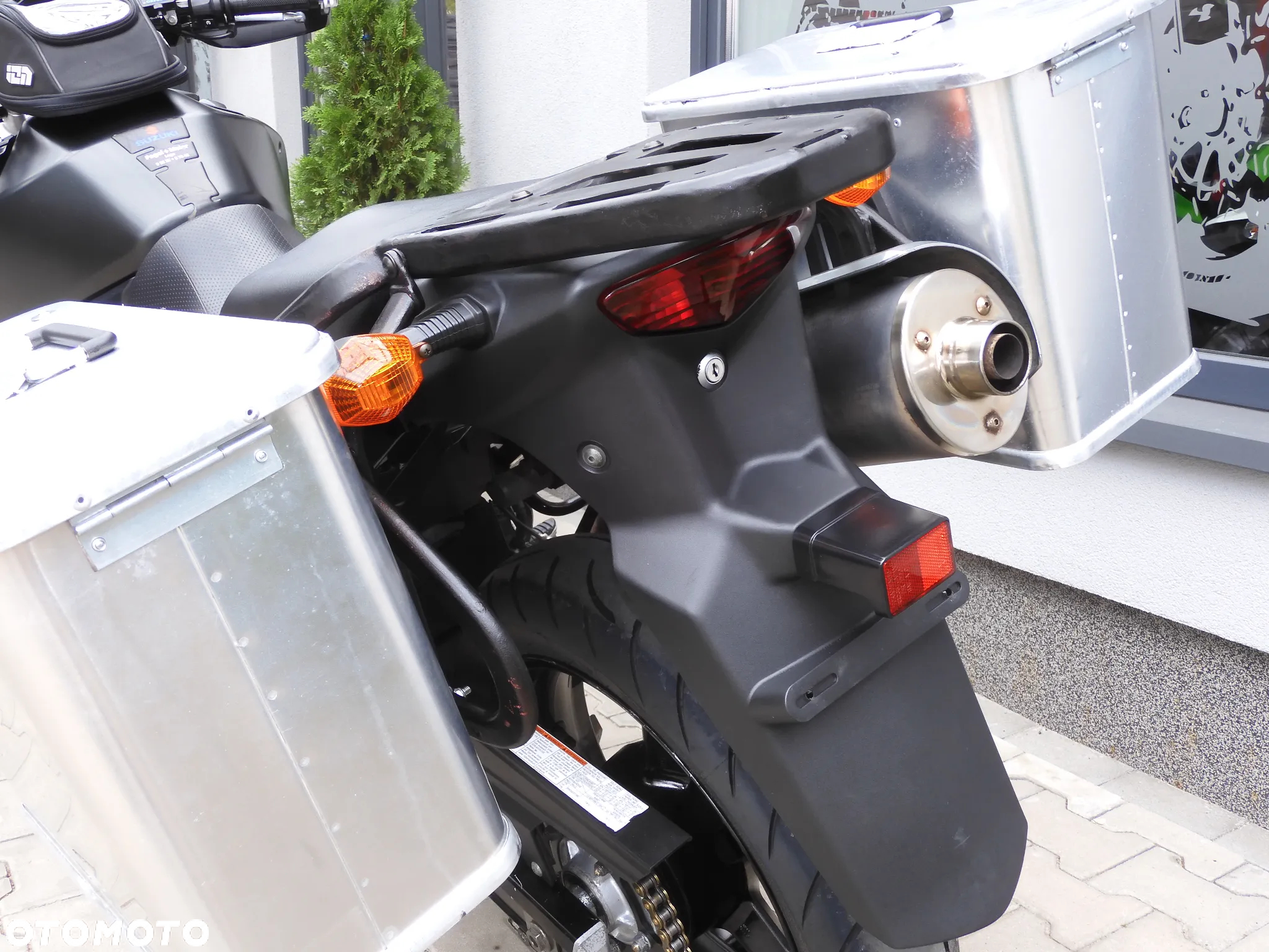 Suzuki DL - 28