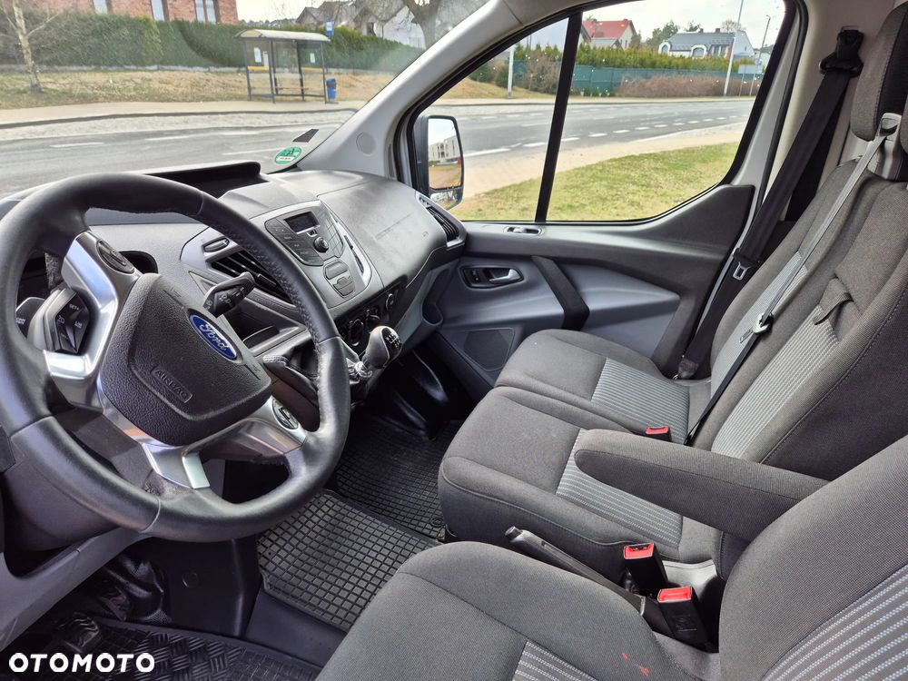 Ford TRANSIT CUSTOM - 11