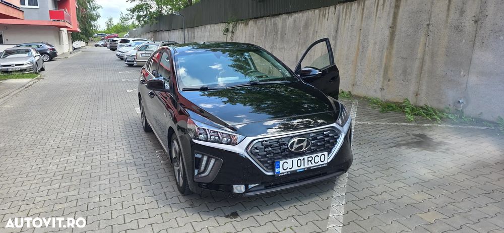 Hyundai IONIQ - 3