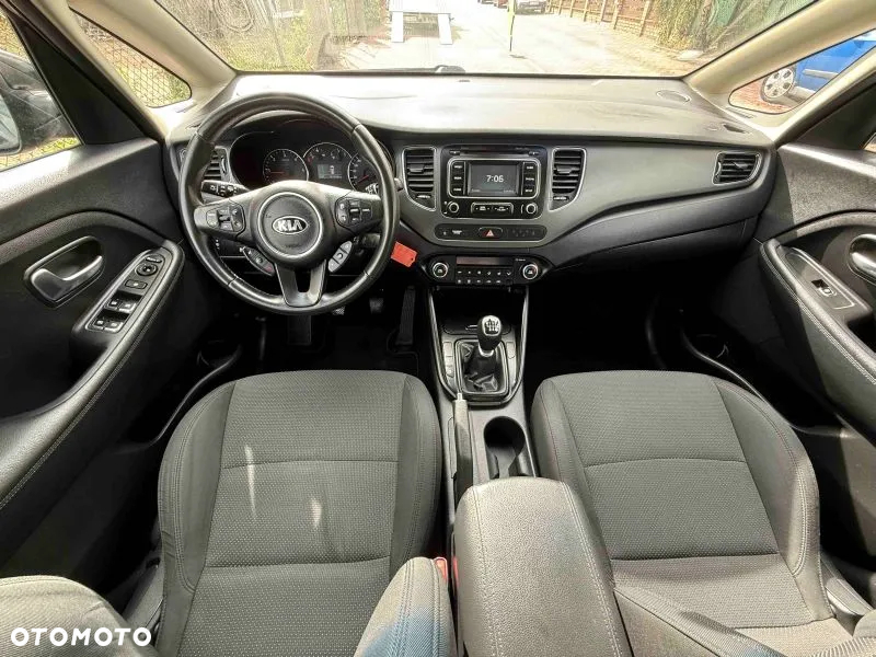 Kia Carens - 15