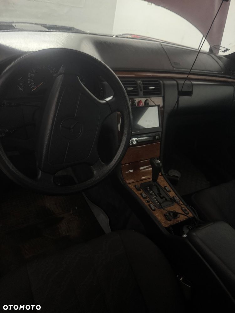 Mercedes-Benz Klasa E - 5