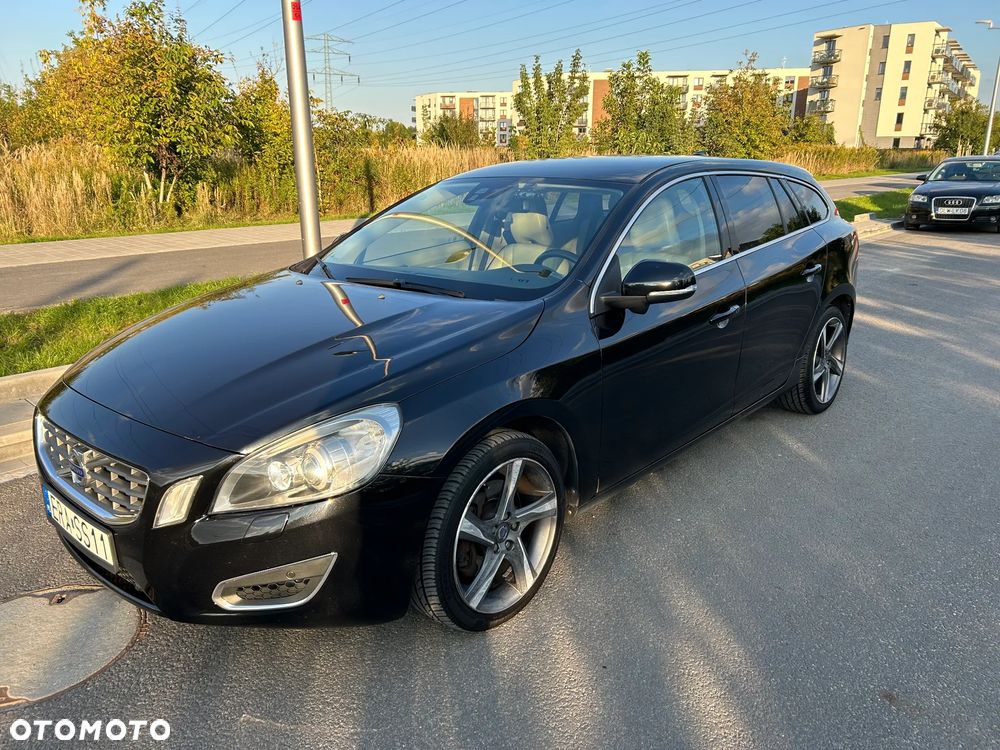 Volvo V60 D5 Summum - 3