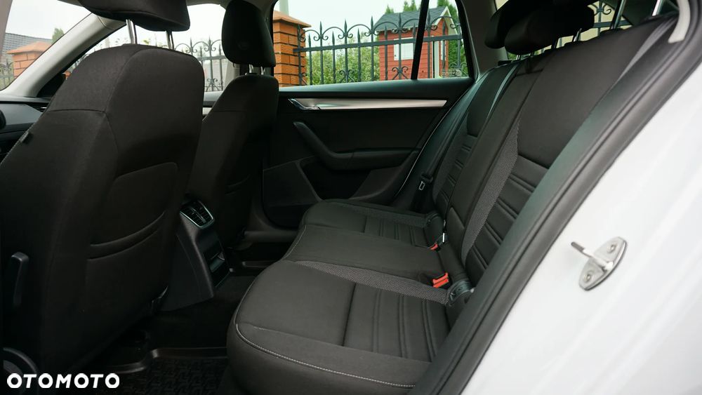 Skoda Octavia 1.6 TDI SCR Ambition - 13
