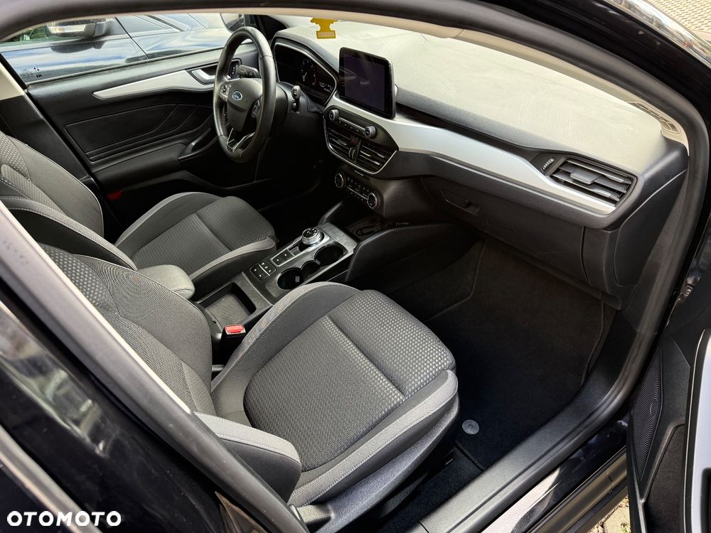 Ford Focus 1.5 EcoBlue Start-Stopp-System TITANIUM - 19
