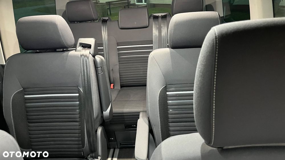 Volkswagen Multivan - 19