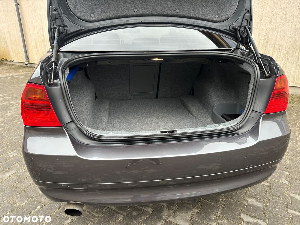 BMW Seria 3 320i - 22