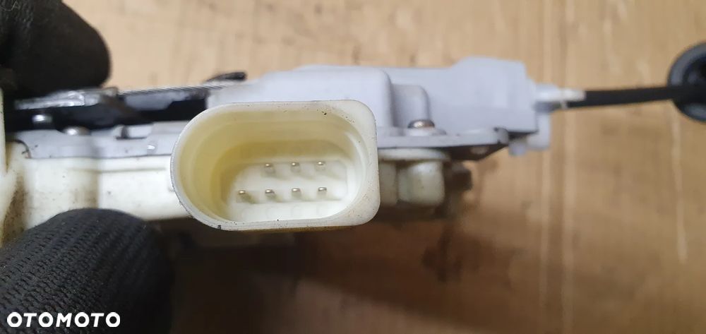 Zamek drzwi lewy tył tylny VW Passat B6 3C4839015A - 4