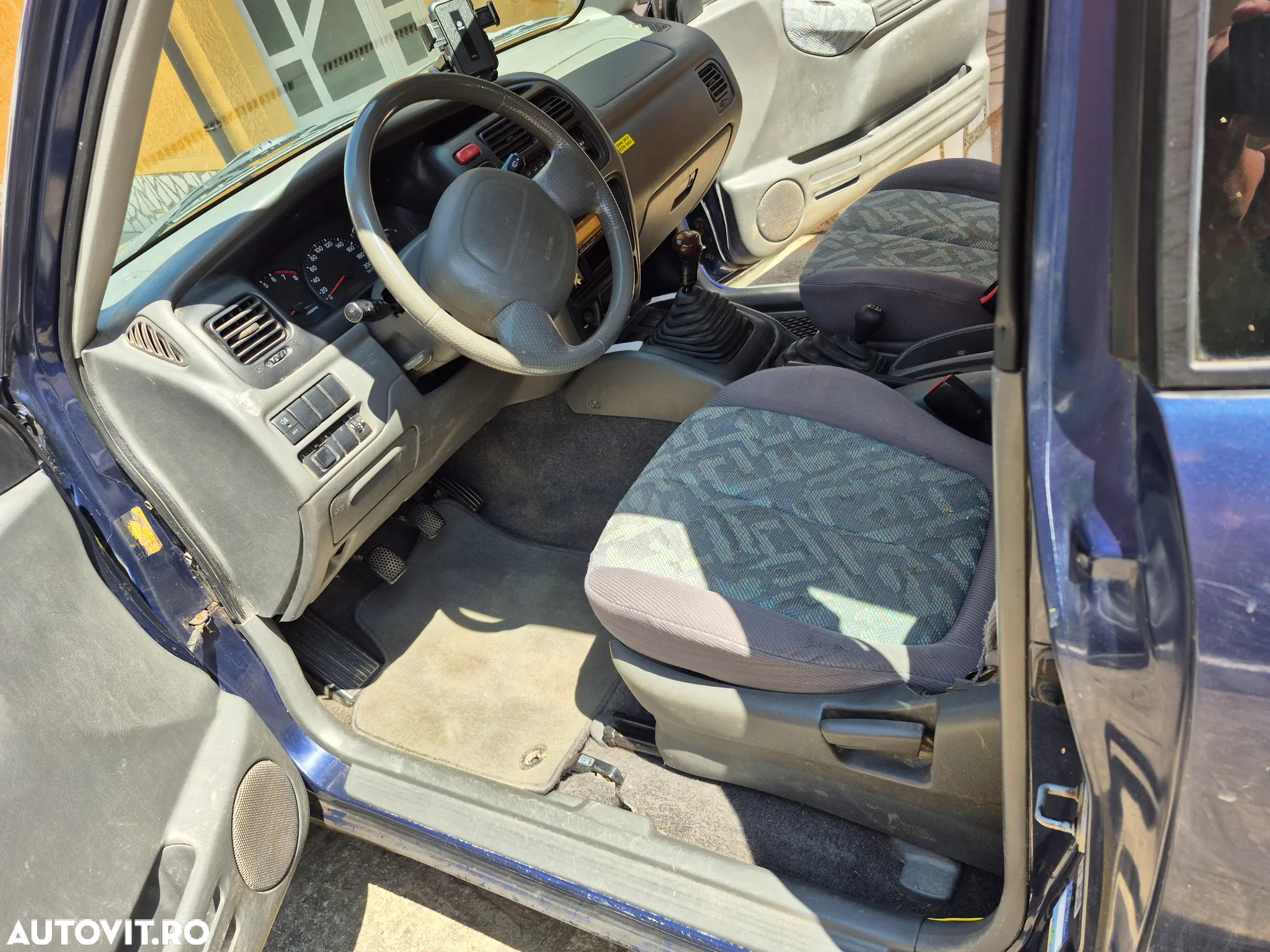 Suzuki Grand Vitara 2.0 - 11