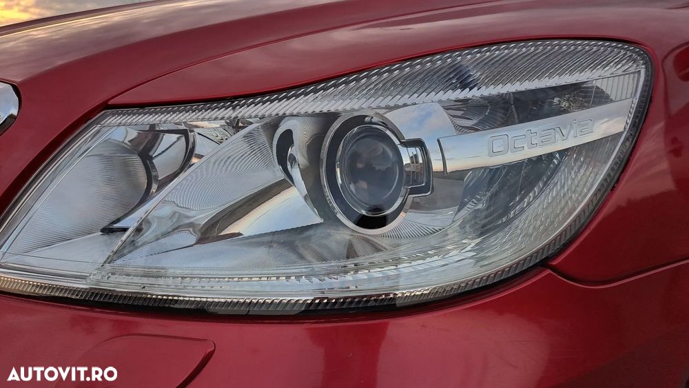 Skoda Octavia Combi 2.0 TFSI RS DSG - 14