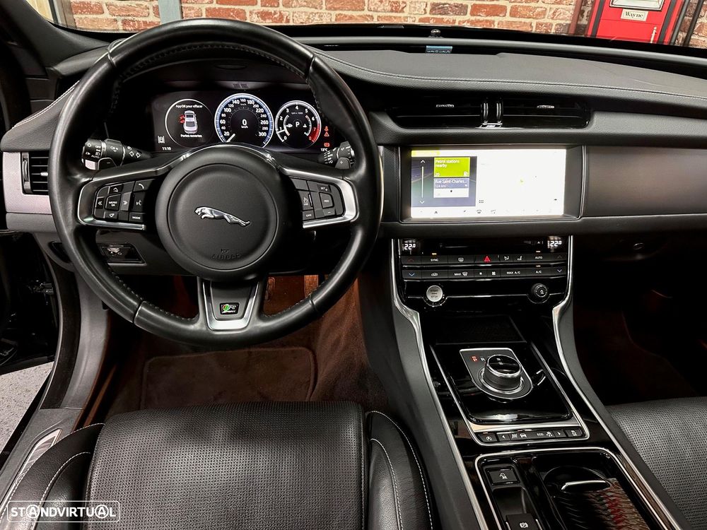 Jaguar XF 3.0 V6 R-Sport AWD - 2