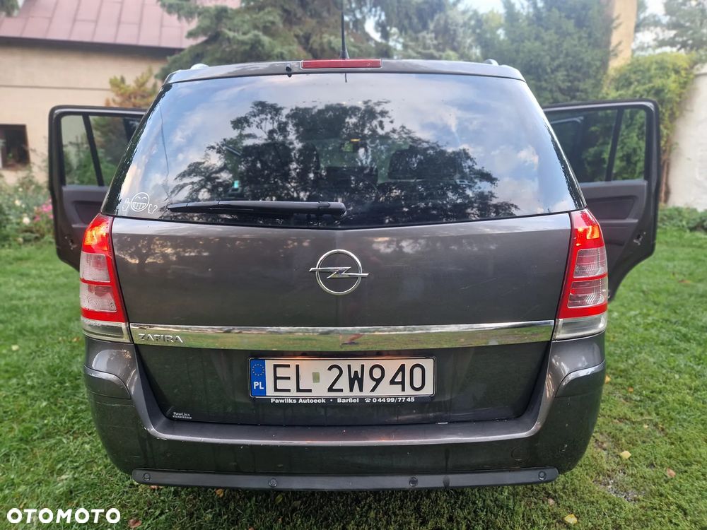 Opel Zafira - 24