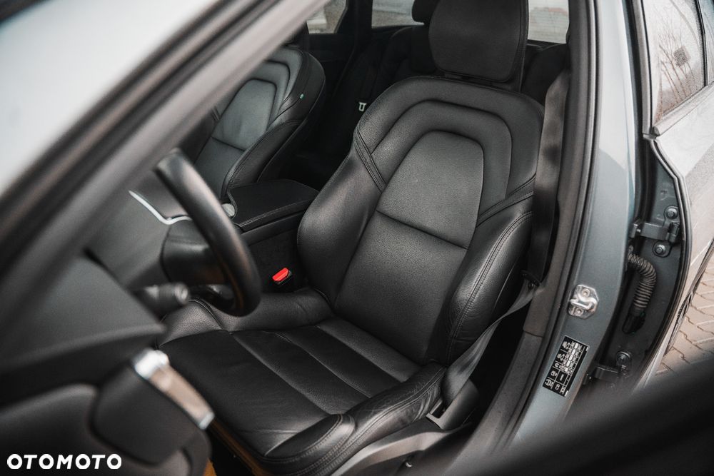 Volvo V90 D5 SCR AWD Momentum Pro - 21