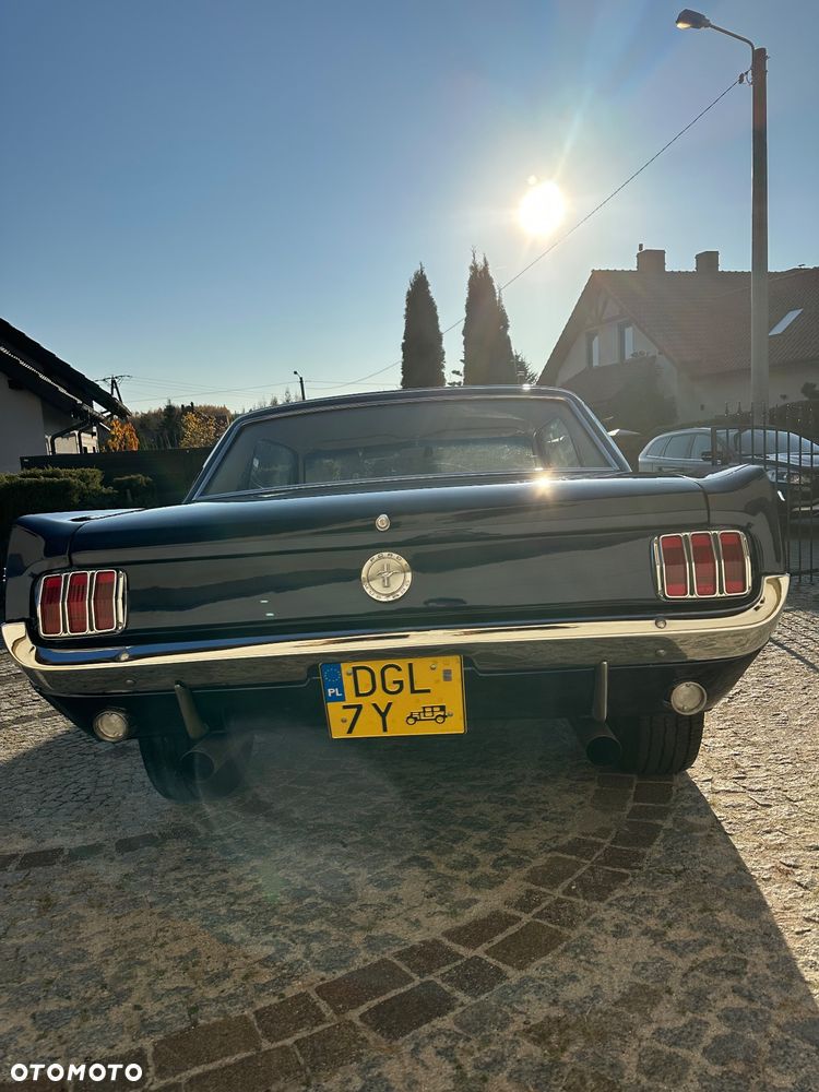 Ford Mustang - 12