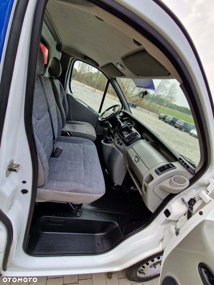 Renault Trafic - 16