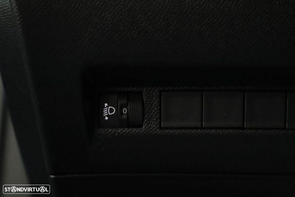 Peugeot 2008 1.2 PureTech Allure - 20