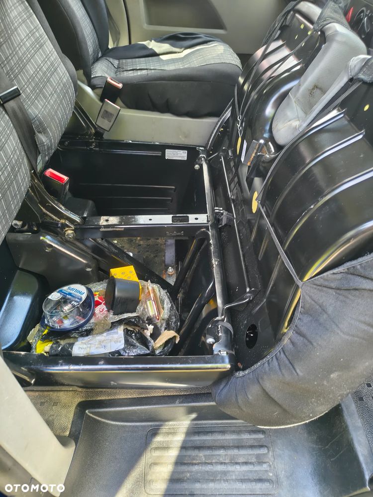 Volkswagen Caravelle L1 - 13