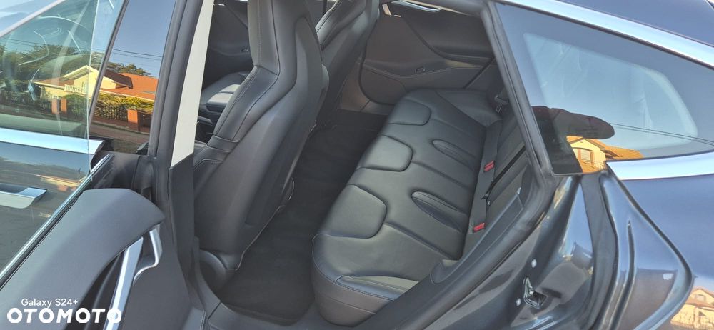 Tesla Model S Performance - 14