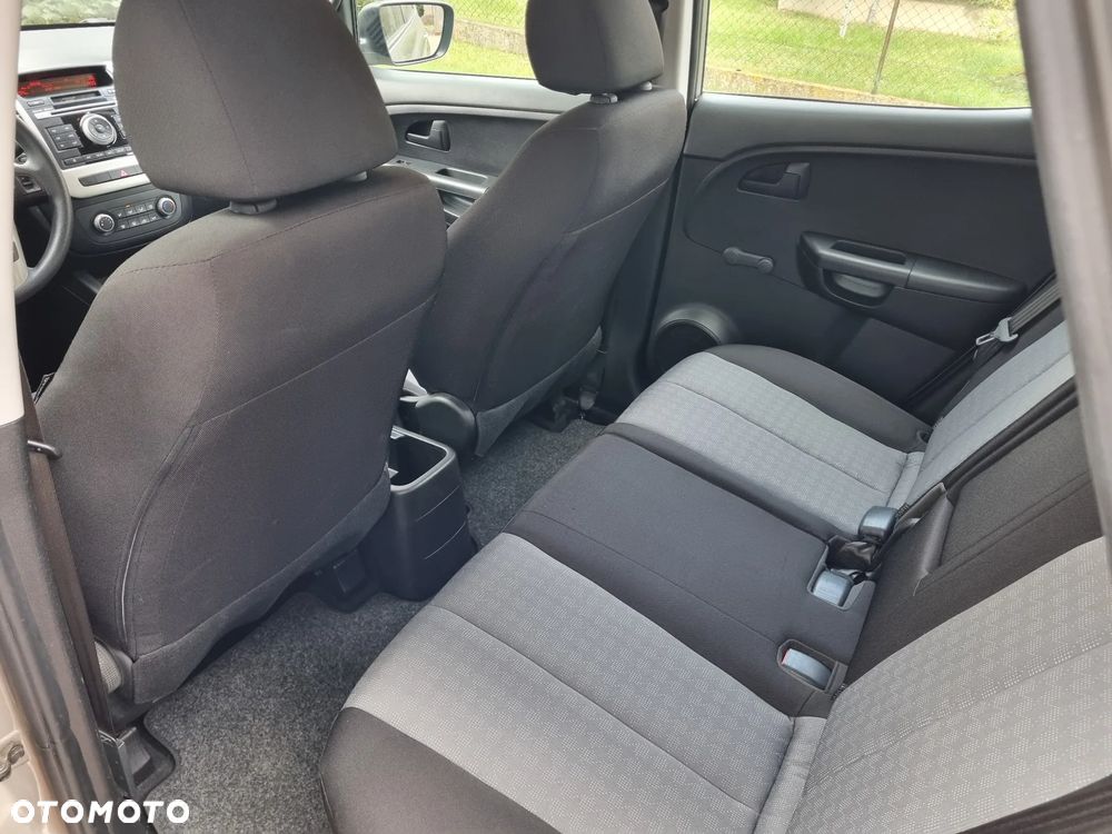 Kia Venga 1.4 CVVT Titanium Collection - 11