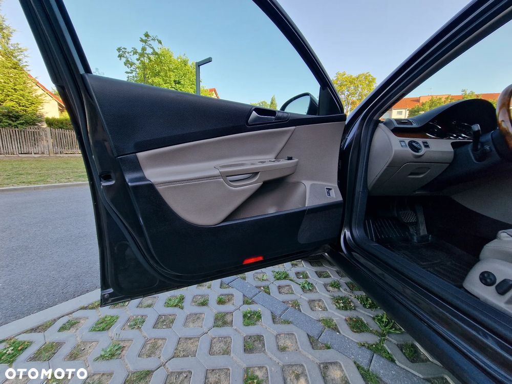 Volkswagen Passat Variant 2.0 TDI DPF DSG Highline - 36