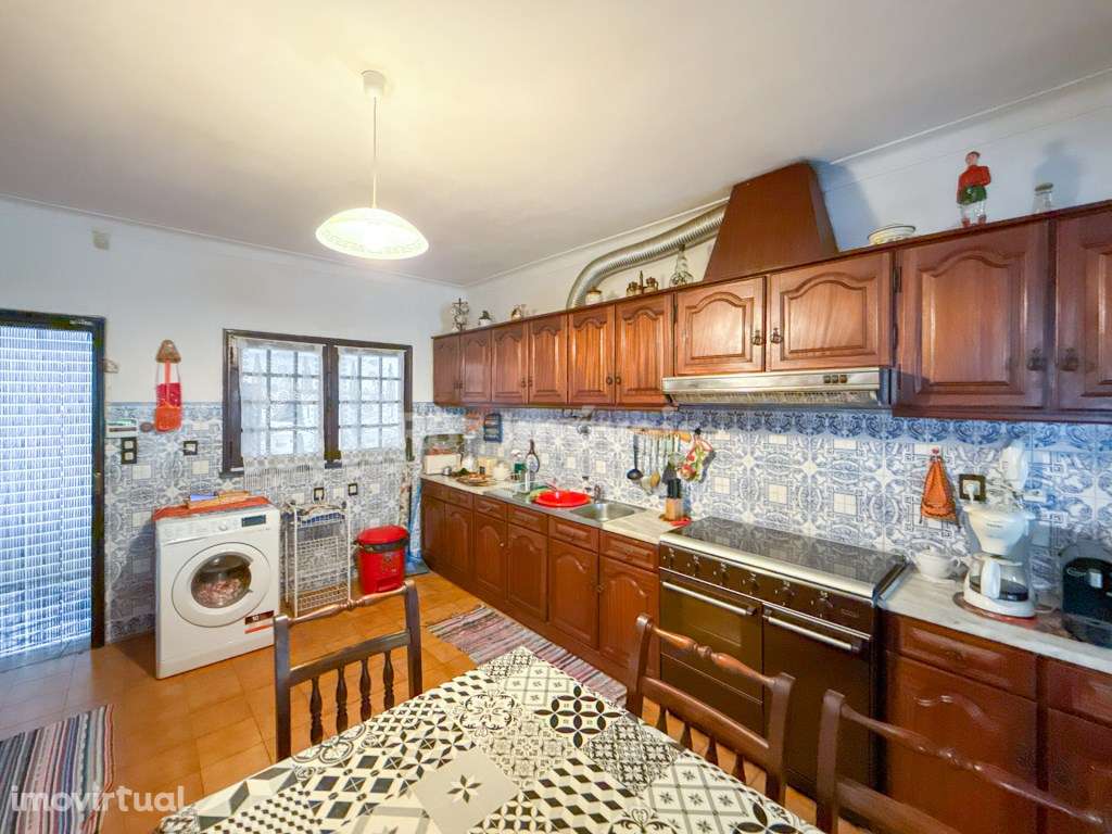 Moradia de 3 pisos com garagem e logradouro no Entroncamento - Grande imagem: 3/57