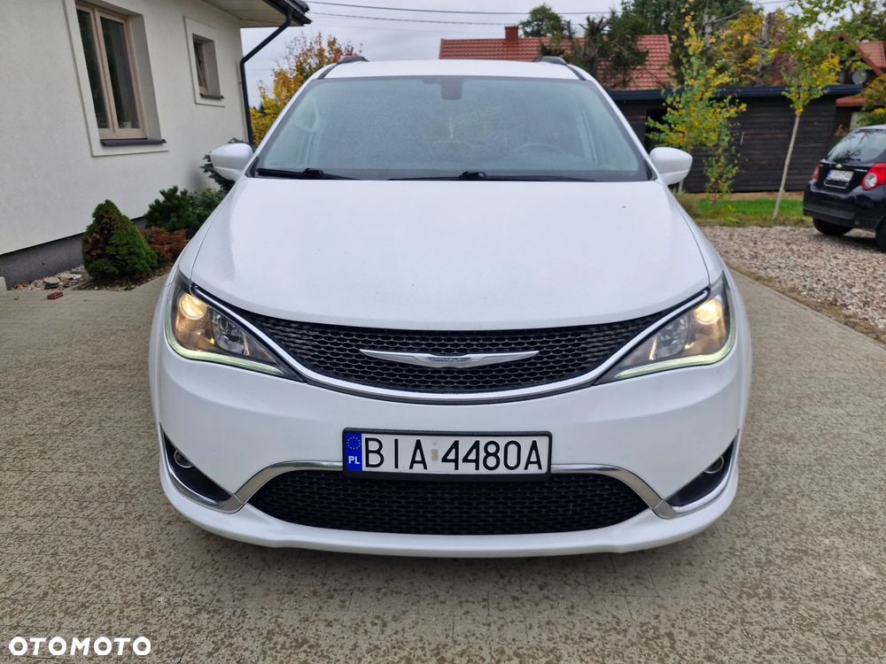 Chrysler Pacifica - 7