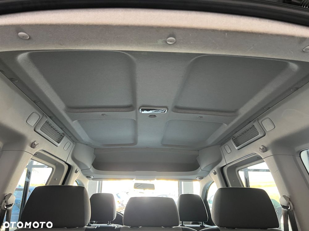 Volkswagen Caddy - 27