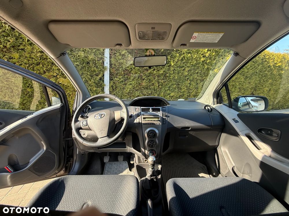 Toyota Yaris 1.33 Terra - 8