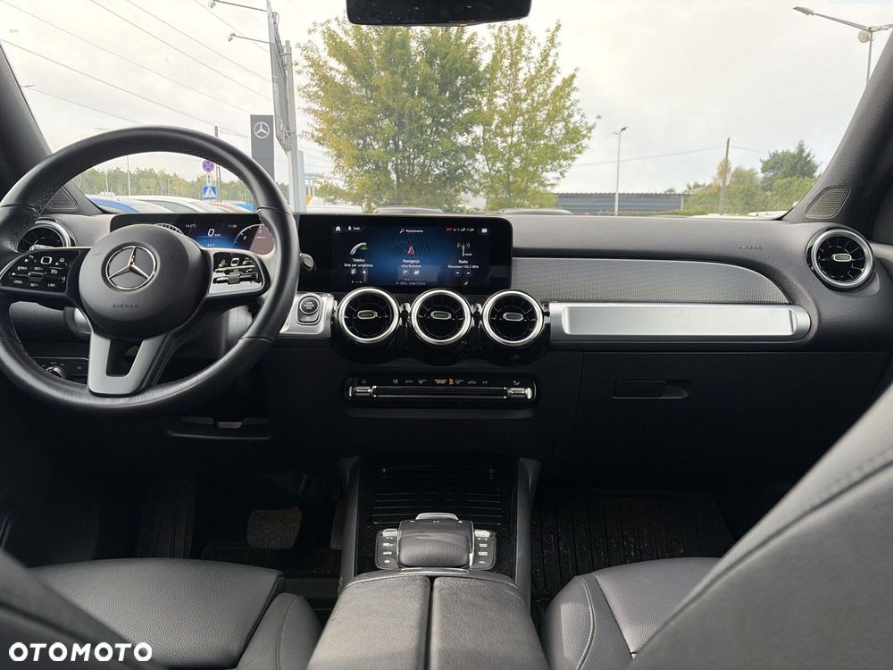 Mercedes-Benz GLB - 12