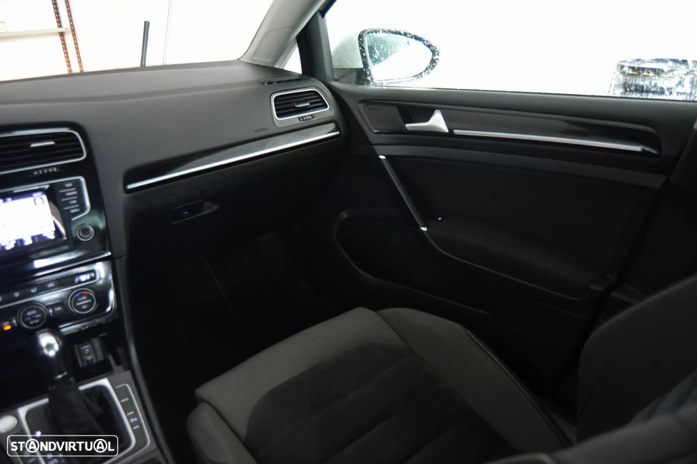 VW Golf Variant 1.6 TDi Highline DSG - 11