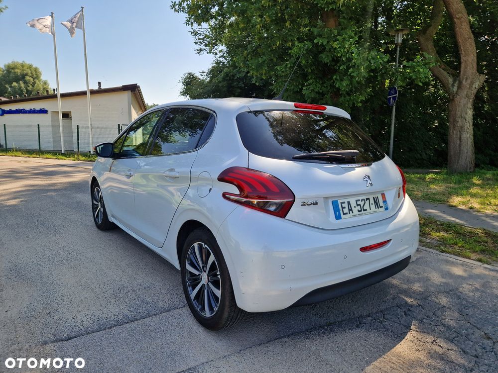 Peugeot 208 - 7