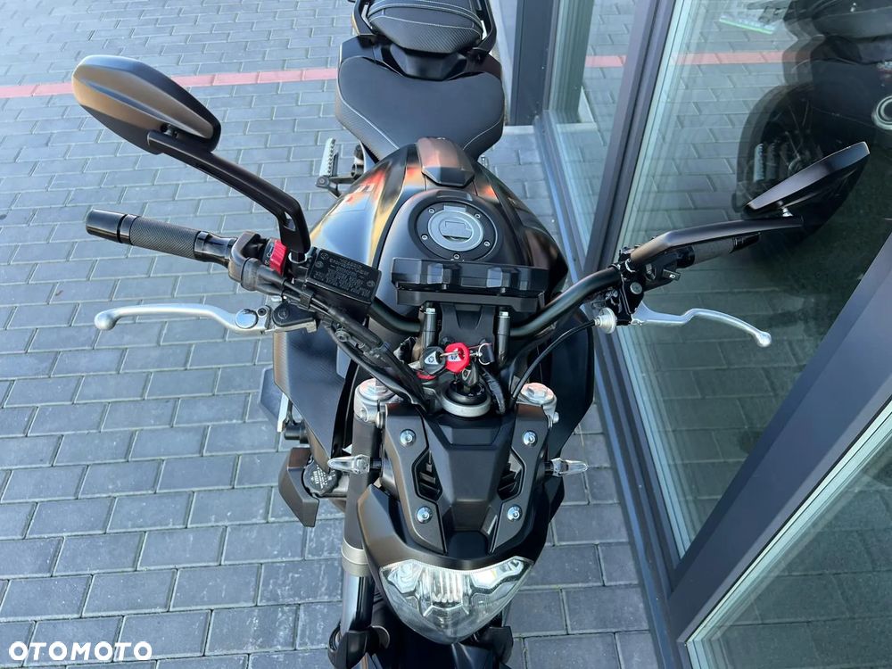 Yamaha MT - 24