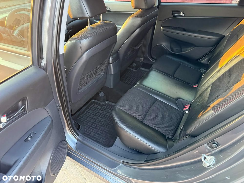 Hyundai i30 i30cw 1.6 CRDi FIFA WM Edition - 12