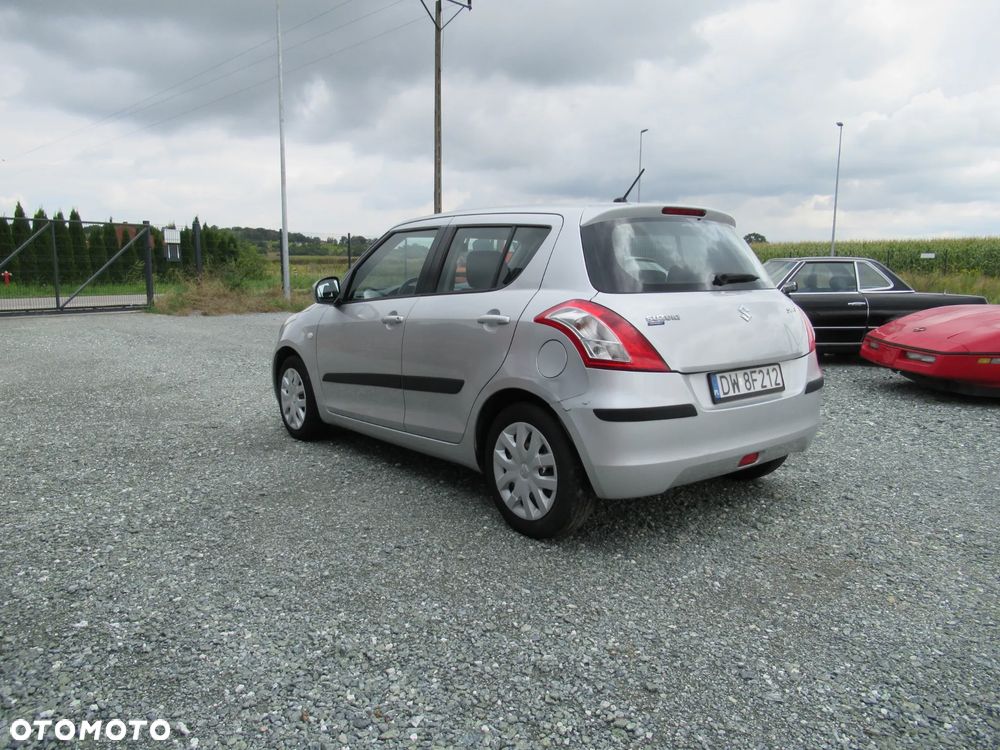 Suzuki Swift - 4