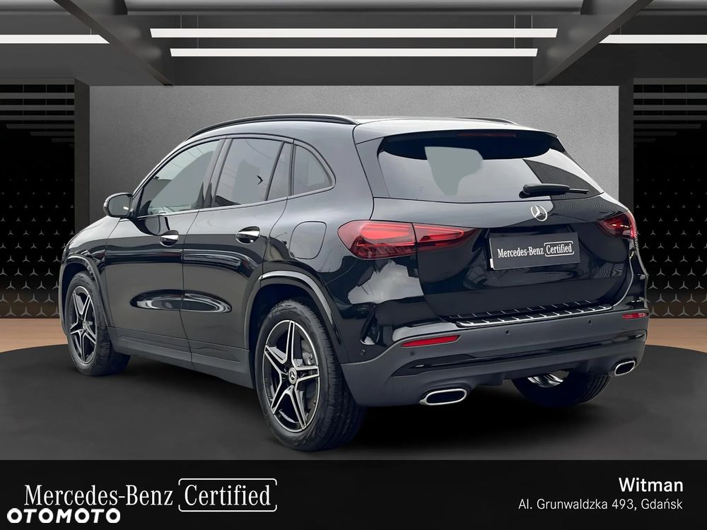 Mercedes-Benz GLA - 4