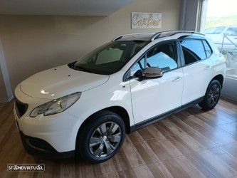 Peugeot 2008 1.2 PureTech Style - 4
