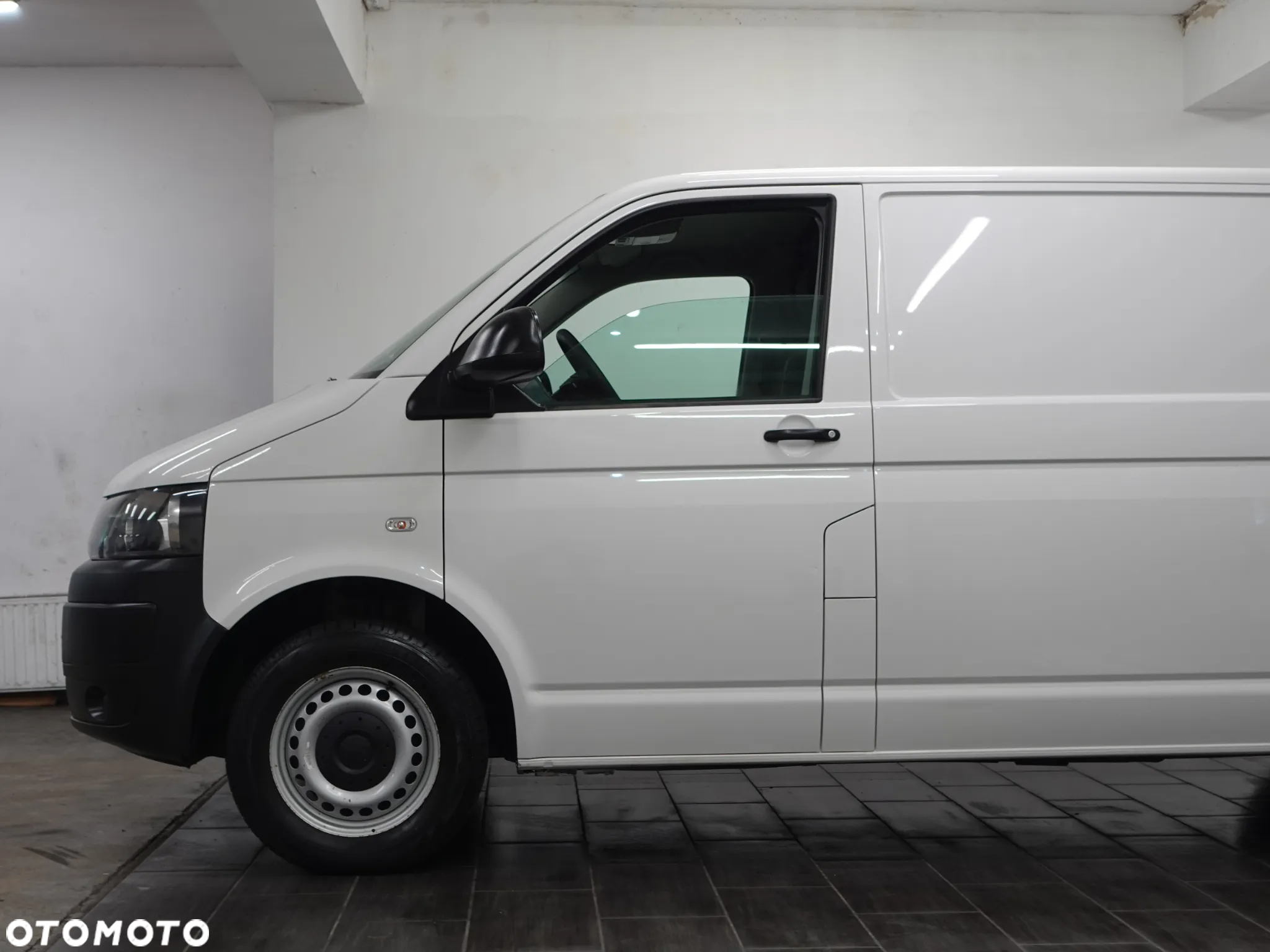 Volkswagen Transporter - Long - 19